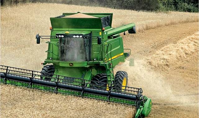 Combine Harvesters’ Shortage Slows Harvesting 