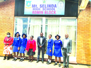 Mt Selinda alumnus ploughs back to school | The ManicaPost